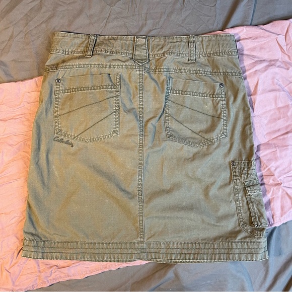 Cabela's Casuals Green Rugged Outdoor Cargo Hiking Skirt Lots Of Pockets! Size 6 - Picture 4 of 8